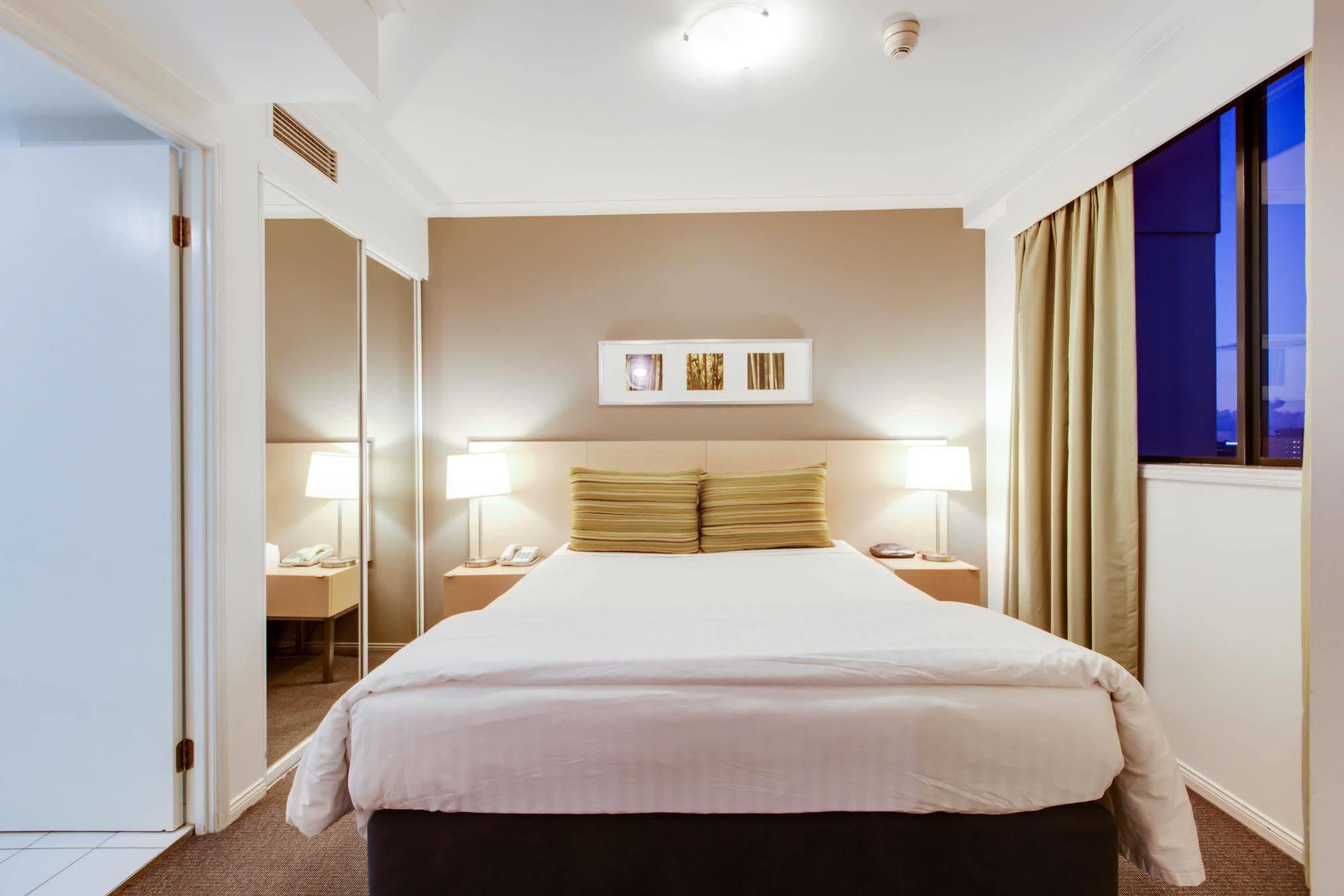Adina Apartment Hotel Brisbane Esterno foto